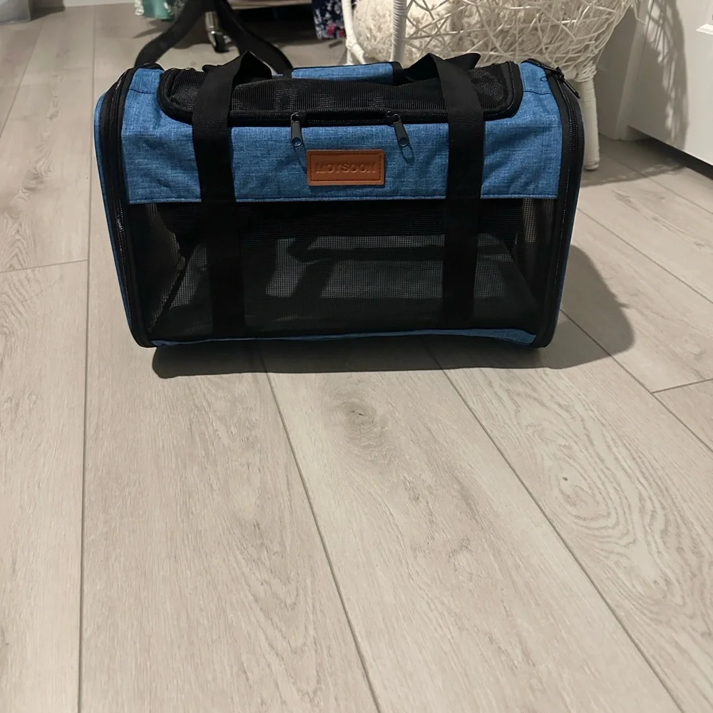 Blue Pet Carrier with Black Mesh - Picture 5 of 7